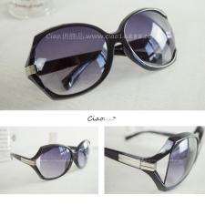 UV400菱角時尚造型太陽眼鏡(含眼鏡盒)